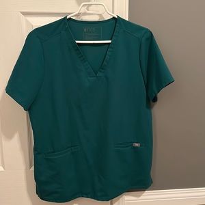 Figs scrub top size Large